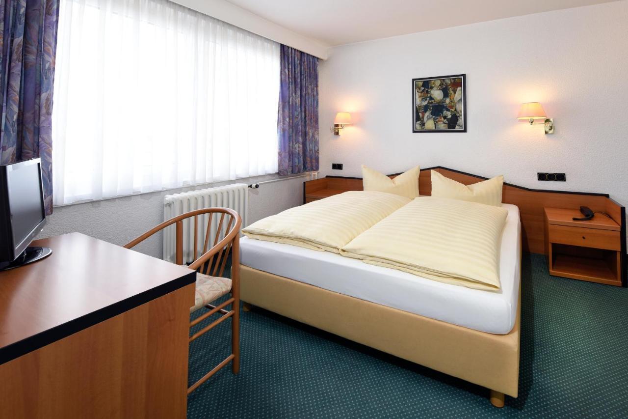 Lat Hotel & Apartmenthaus Berlin Айзенхюттенштадт Экстерьер фото