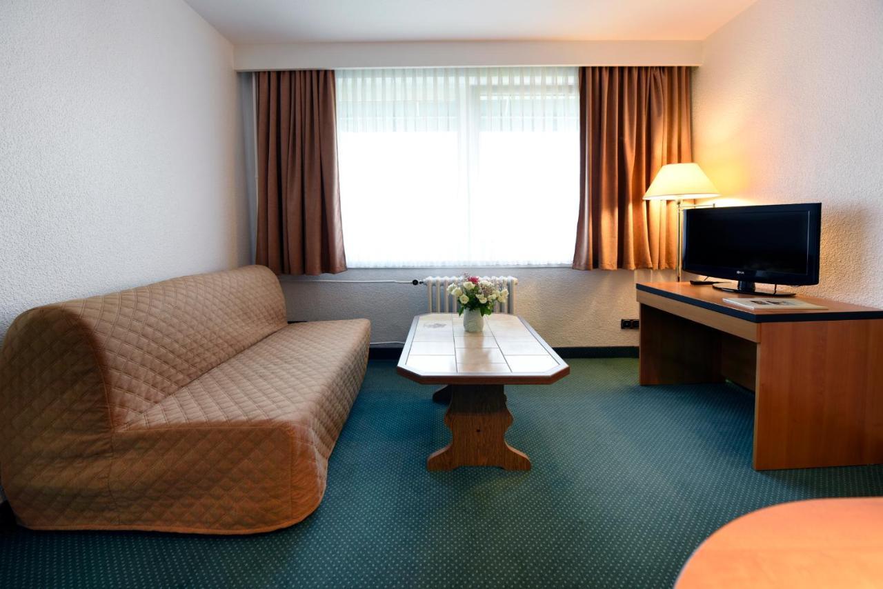 Lat Hotel & Apartmenthaus Berlin Айзенхюттенштадт Экстерьер фото